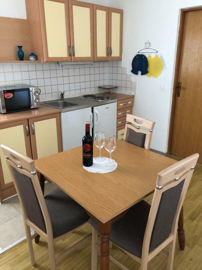 Apartmani Gabi Cesarica Eksteriør billede