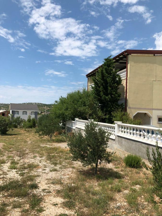 Apartmani Gabi Cesarica Eksteriør billede