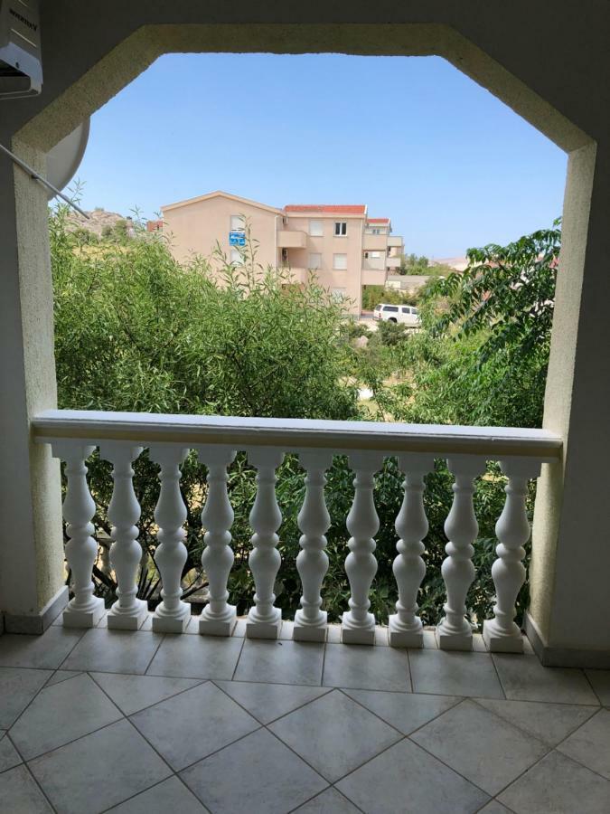 Apartmani Gabi Cesarica Eksteriør billede